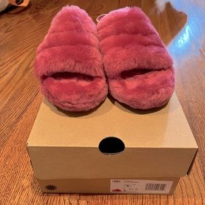 Girls slipper UGGs